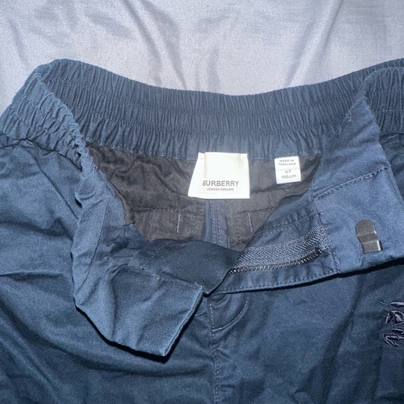 Authentic kids Burberry shorts size 6 - Picture 3 of 4